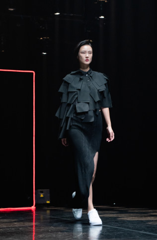 2020 ApuJan詹朴 2021春夏系列〈凝視鏡中之花〉