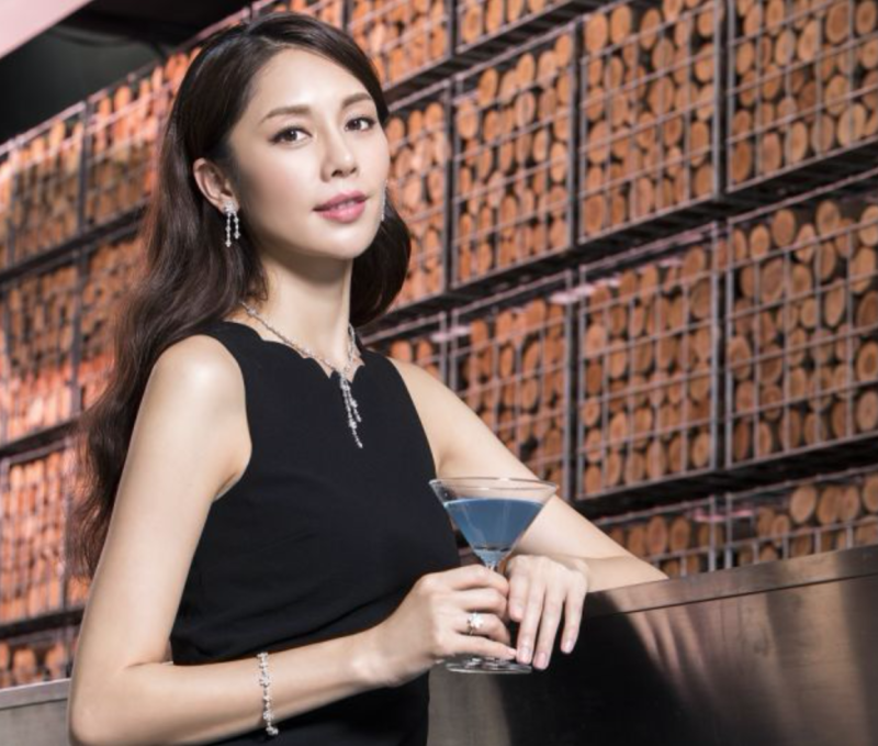 誰說奢華輕珠寶很有距離,日常造型配戴也能每天都閃耀絕美姿態!