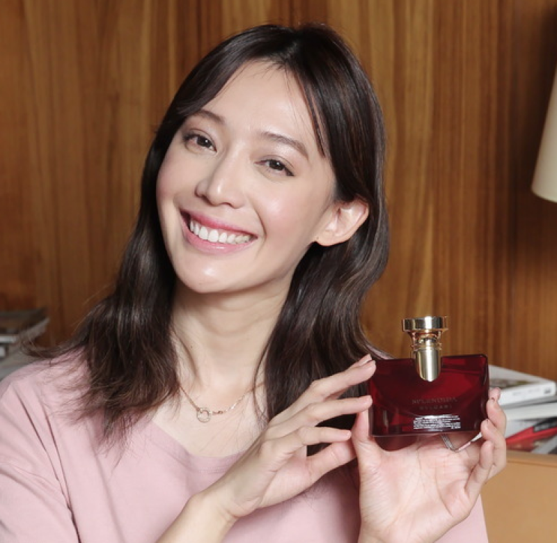 母親節香一個 王心恬寵媽相中寶格麗