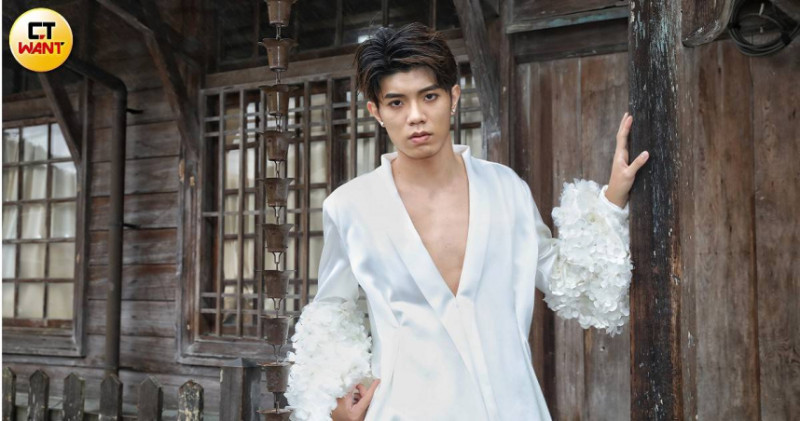 陳峻廷「FEniX」出道每天睡不到5小時 曝夏浦洋恐怖行程:心疼他