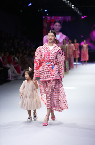 2023 粉紅絲帶公益時尚秀2023 粉紅絲帶公益時尚秀